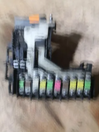 6500JE,9665878080,9665878180,9665878280,9665878380,9800223580,9805119280,9666851480,9805119580,9800223680,9805119780 Блок управления аккумулятором (АКБ) Citroen DS5 Арт 15552_1, вид 1