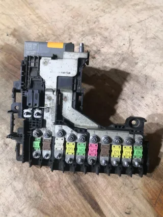 6500JE,9665878080,9665878180,9665878280,9665878380,9800223580,9805119280,9666851480,9805119580,9800223680,9805119780 Блок управления аккумулятором (АКБ) Citroen DS5 Арт 15552_1, вид 2