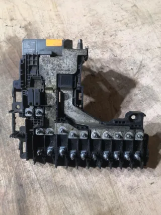 6500JE,9665878080,9665878180,9665878280,9665878380,9800223580,9805119280,9666851480,9805119580,9800223680,9805119780 Блок управления аккумулятором (АКБ) Citroen DS5 Арт 15548_1, вид 1