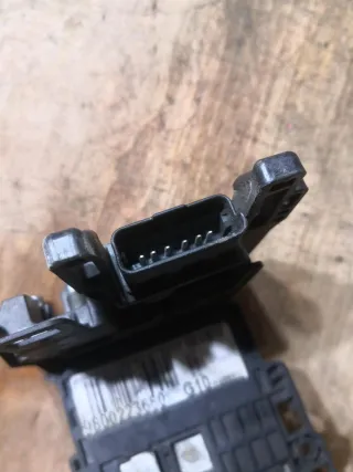 6500JE,9665878080,9665878180,9665878280,9665878380,9800223580,9805119280,9666851480,9805119580,9800223680,9805119780 Блок управления аккумулятором (АКБ) Citroen DS5 Арт 15548_1, вид 3