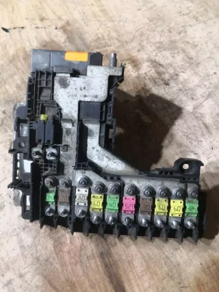 6500JE,9665878080,9665878180,9665878280,9665878380,9800223580,9805119280,9666851480,9805119580,9800223680,9805119780 Блок управления аккумулятором (АКБ) Citroen DS4 Арт 15547_2, вид 1