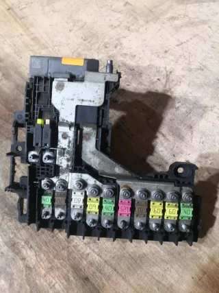 6500JE,9665878080,9665878180,9665878280,9665878380,9800223580,9805119280,9666851480,9805119580,9800223680,9805119780 Блок управления аккумулятором (АКБ) Citroen DS4 Арт 15546_2, вид 1