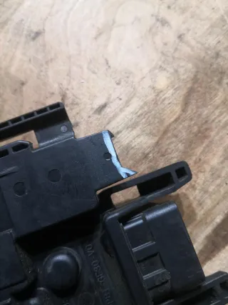 6500JE,9665878080,9665878180,9665878280,9665878380,9800223580,9805119280,9666851480,9805119580,9800223680,9805119780 Блок управления аккумулятором (АКБ) Citroen DS4 Арт 15546_2, вид 2