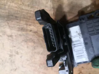 6500JE,9665878080,9665878180,9665878280,9665878380,9800223580,9805119280,9666851480,9805119580,9800223680,9805119780 Блок управления аккумулятором (АКБ) Citroen DS5 Арт 15545_1, вид 5