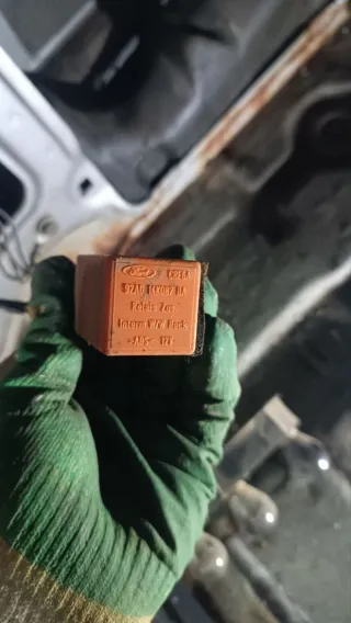 92AG14K087BA Реле стеклоочистителей (дворников) Ford Mondeo 2 Арт 107671845, вид 1