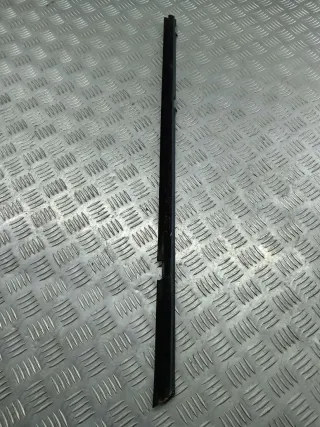  Молдинг стекла двери задней правой внутренний Opel Astra H Арт 107809574, вид 1