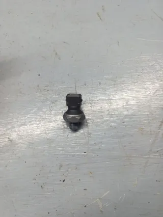 7568480, 2367061, 12612367061, 7620512, 12617620512, 12618611273, 8611273, 171050902, 1710509 Датчик давления масла BMW Z4 E85/E86 Арт 107785266