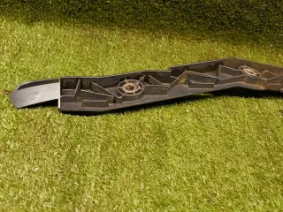 9656670980 Кронштейн крепления крыла переднего правого Citroen C4 Grand Picasso 1 Арт 107835348, вид 2