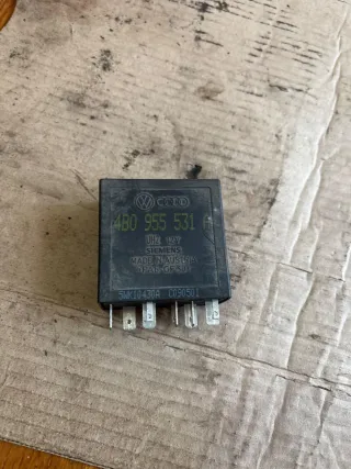  Реле стеклоочистителей (дворников) Volkswagen Passat B5 Арт 107837727, вид 2