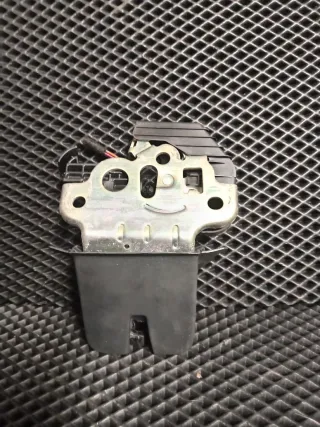 6V6827520 Замок крышки багажника Skoda Fabia 3 Арт 107839266, вид 2