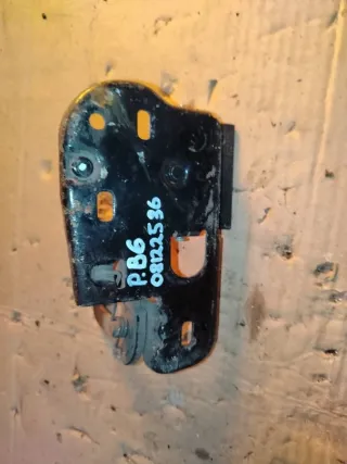  Замок капота Volkswagen Passat B6 Арт 107989579, вид 2