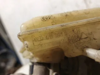 8E0611301G Бачок главного тормозного цилиндра Audi A6 C6 (S6,RS6) Арт 108085673, вид 3