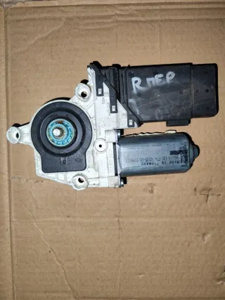 101431202 Моторчик стеклоподъемника передний правый Seat Toledo 2 Арт 0000392, вид 2