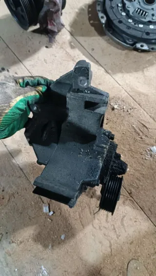98BB10039AD Кронштейн генератора Ford Mondeo 2 2.0л i Арт 108156316, вид 4