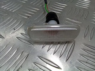 4B0949127 Повторитель передний левый Audi A6 C5 (S6,RS6) Арт 108276579, вид 1