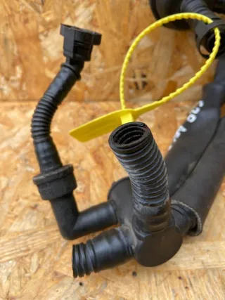 078129101A Клапан вентиляции картерных газов Audi A6 C5 (S6,RS6) 2.7л Арт 108614824, вид 5