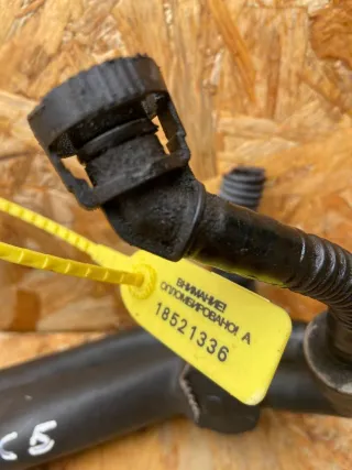 078129101A Клапан вентиляции картерных газов Audi A6 C5 (S6,RS6) 2.7л Арт 108614824, вид 3