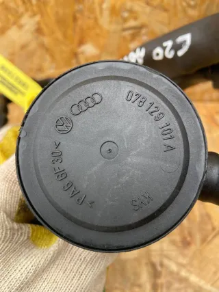 078129101A Клапан вентиляции картерных газов Audi A6 C5 (S6,RS6) 2.7л Арт 108614824, вид 2