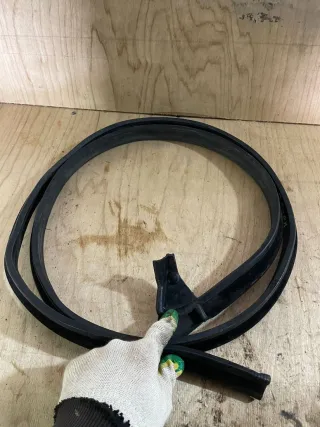  Уплотнитель (прочее) Ford Mondeo 2 Арт 108960873, вид 2