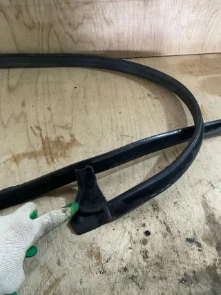  Уплотнитель (прочее) Ford Mondeo 2 Арт 108960873, вид 1