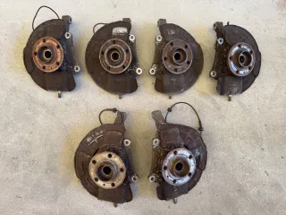  Кулак поворотный передний правый Volvo V70 2 Арт 109072584, вид 1