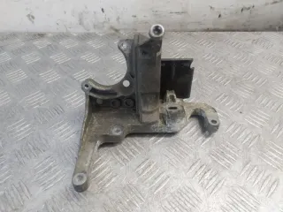 av6q9b470bb Кронштейн впускного коллектора Ford Focus 3 1.6л T1DB Арт 83630, вид 1