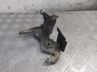 av6q9b470bb Кронштейн впускного коллектора Ford Focus 3 1.6л T1DB Арт 83630, вид 2