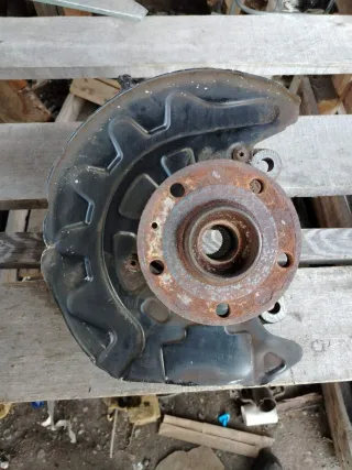 5Q0407256R Кулак поворотный передний правый Volkswagen Golf 7 Арт 109231471, вид 1