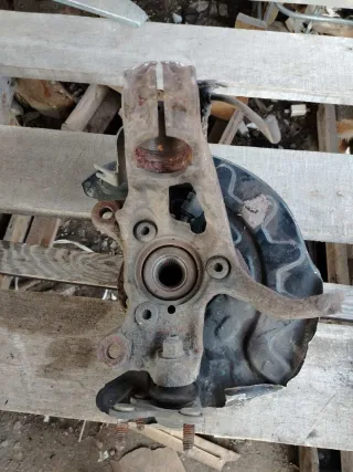 5Q0407256R Кулак поворотный передний правый Volkswagen Golf 7 Арт 109231471, вид 2