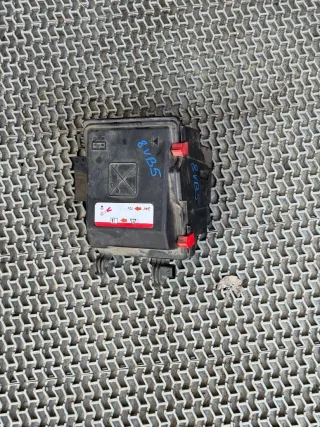  Короб предохранителей Peugeot 308 2 Арт 109289486, вид 1