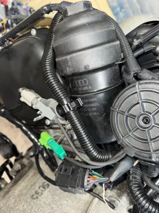 06E115405A Корпус масляного фильтра Audi A6 C6 (S6,RS6) 3.2л Арт 109448076, вид 1