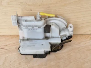 1H1837015K Замок двери передней левой Volkswagen Golf 3 Арт 109489649, вид 1