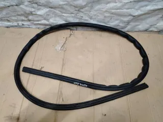 4L0823731 Уплотнитель капота Audi Q7 4L Арт 4011.H2706, вид 1