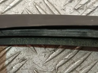 7060562 Уплотнитель капота BMW 1 E81/E82/E87/E88 Арт 63827, вид 11