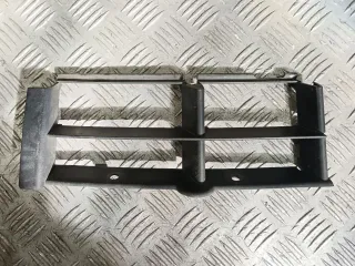 8235673 Заглушка (решетка) в бампер передний BMW 5 E39 Арт 63825, вид 1