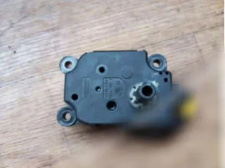 Моторчик заслонки печки Ford Mondeo 3 Арт 123413268, вид 2