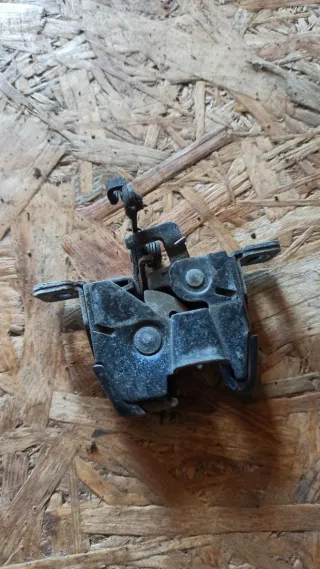  Замок крышки багажника Volvo 440 Арт 111069807, вид 2