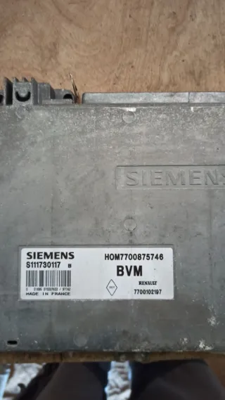 S111730117, 7700875746 Блок управления двигателем Renault Scenic 1 1.4л моновпрыск Арт 111070658, вид 1