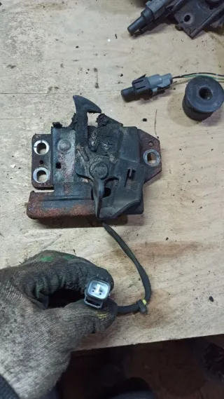 Замок капота Honda Accord 6 Арт 112247580, вид 1