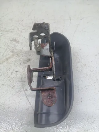  Кнопка открывания лючка бензобака Mazda Premacy 1 Арт 132-74, вид 2