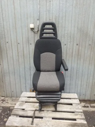  Сиденье переднее правое Iveco Daily 5 Арт IVS02461, вид 1