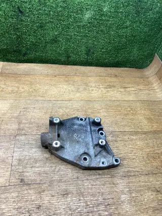 4792077 Кронштейн компрессора кондиционера Dodge Stratus 1 Арт 117847, вид 1