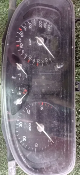  Щиток приборов (приборная панель) Renault Laguna 2 Арт 114165928, вид 1