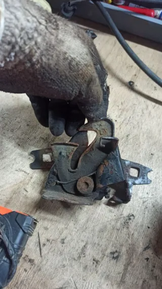  Замок капота Volkswagen Polo 3 Арт 114359694, вид 1