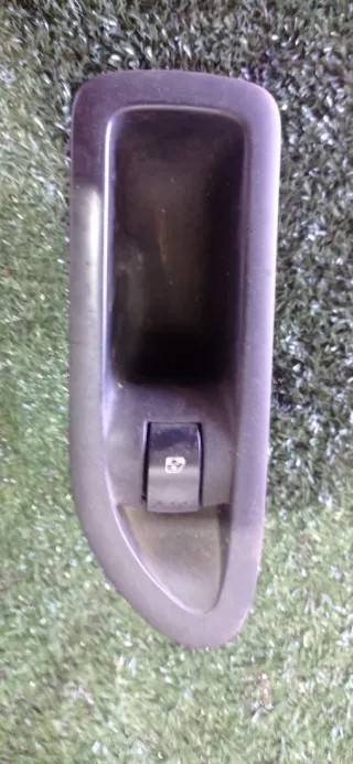  Кнопка стеклоподъемника заднего левого Renault Laguna 2 Арт 114437516, вид 1