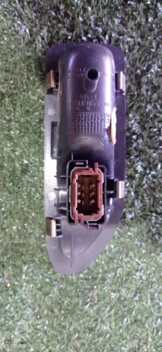  Кнопка стеклоподъемника заднего левого Renault Laguna 2 Арт 114437516, вид 2