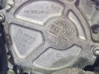 05L145100B Насос вакуумный Volkswagen Touran 3 2.0л TDI Арт 114728635, вид 2