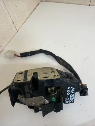  Замок двери передней правой Mazda 626 GF Арт 115445532, вид 1