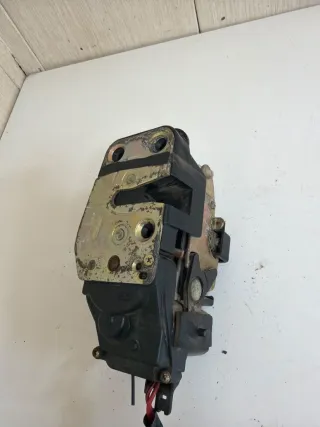  Замок двери задней левой Mazda 626 GF Арт 115445534, вид 2