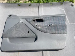  Обшивка двери передней правой (дверная карта) Ford Mondeo 1 Арт 115449912, вид 1